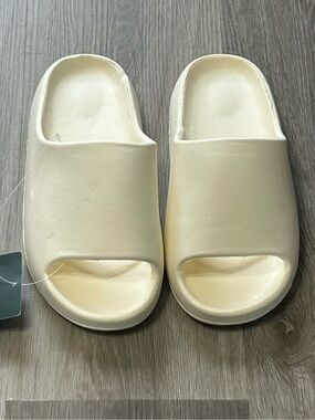 ❤️5 FOR $25❤️ Cream Foam Cloud Slides NWT Yeezy Style Minimalist Sandals Sz 9